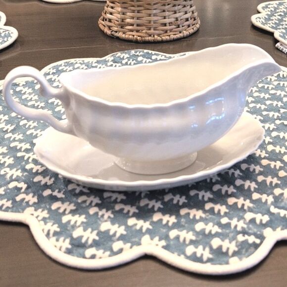 Johnson Brothers Regency White Swirl Gravy Boat and Under Plate England - Picture 10 of 10